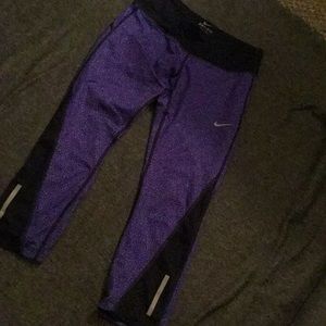 Nike DriFit Crop legging